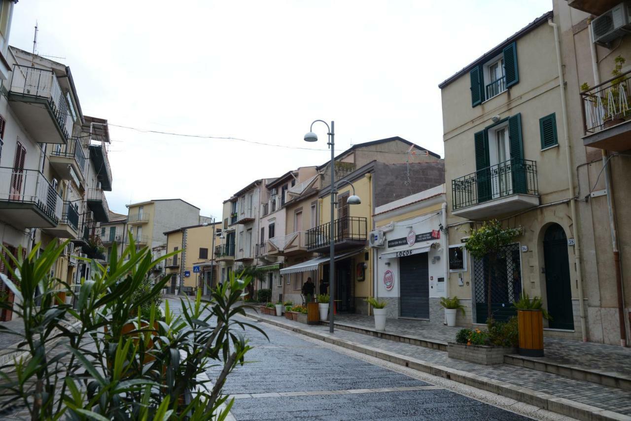 City House Villa Campofelice Di Roccella Eksteriør bilde